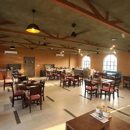 Chandan Kasturi Resort Dariāwad エクステリア 写真